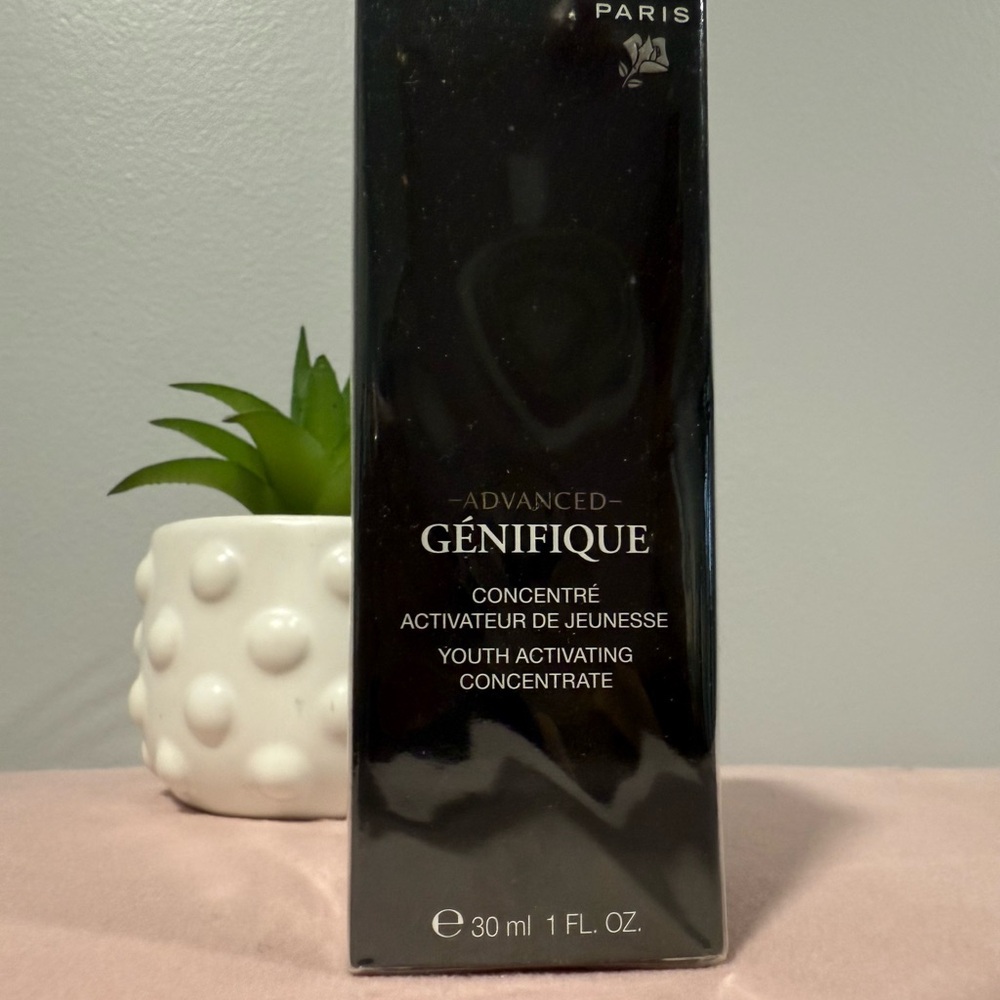 Advanced Génifique Youth Activating Concentrate - Black